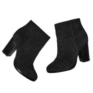 Vince Camuto Women’s 7M Larena Black Suede Leather Diamond Embossed Heel Booties